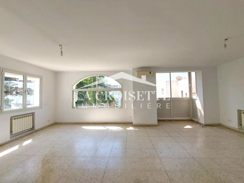 Duplex S+4 avec terrasse à La Marsa